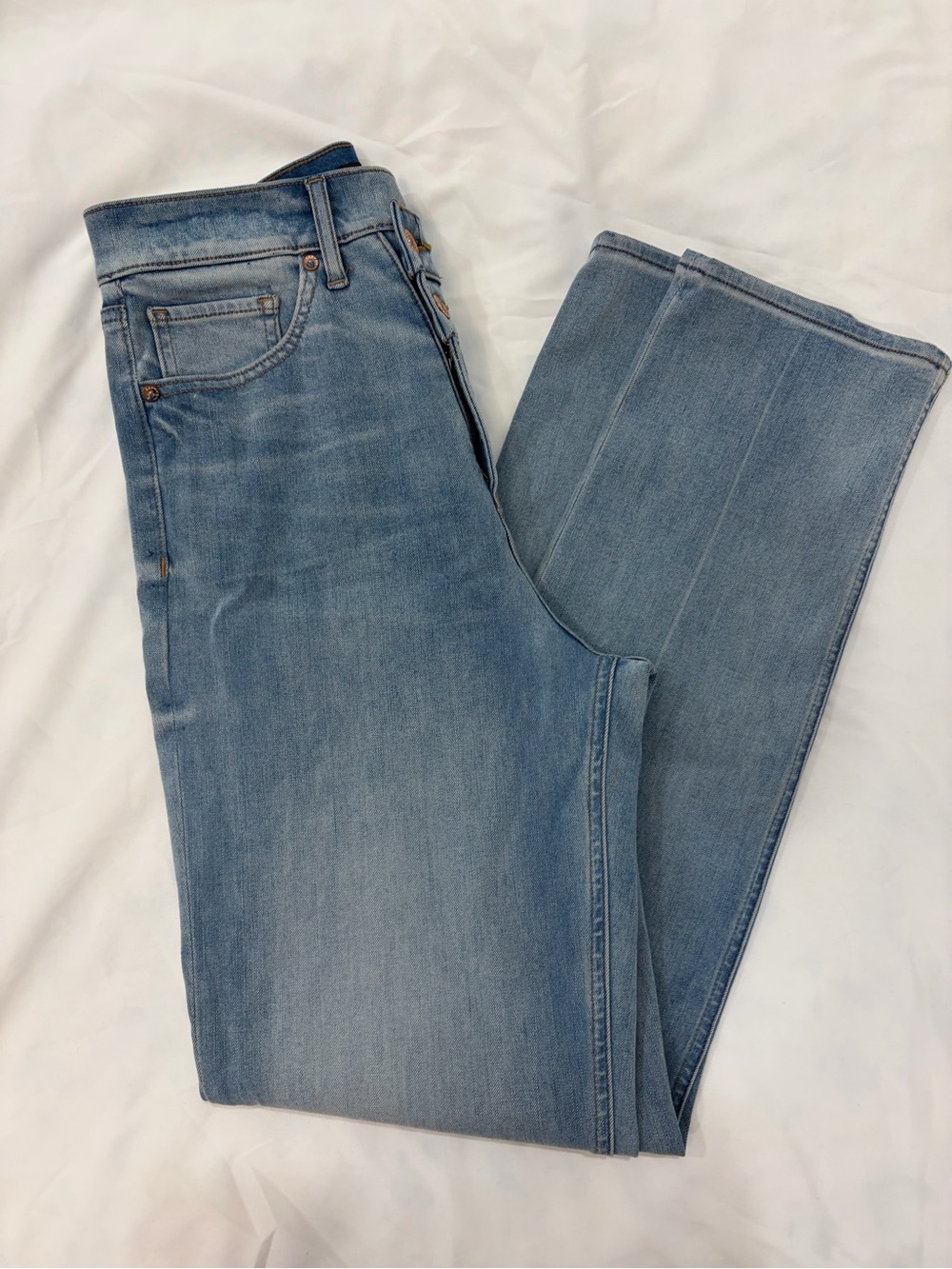 Express Modern Straight Super High Rise Jeans ☁️